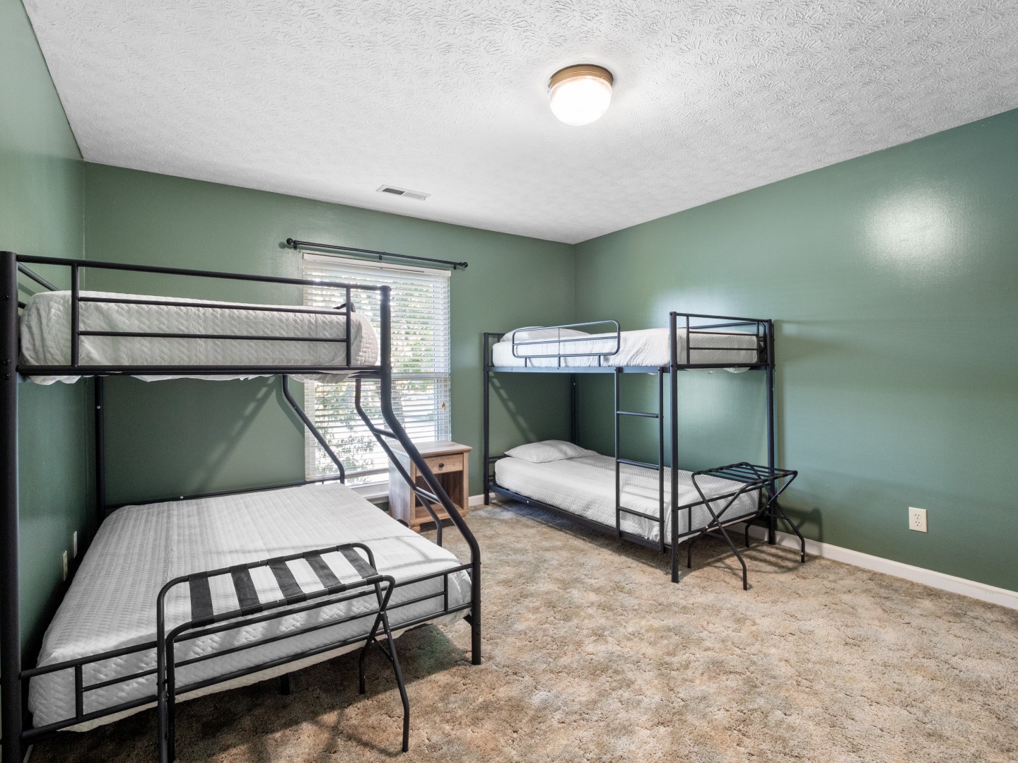 Baileys on the Rocks – Smith Lake vacation rental photo