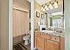Full Bathroom, Towels Provided