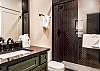 Full Bathroom, Towels Provided