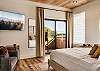 King Bedroom with Cable TV and WIfi with access to Roof top balcony