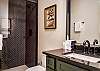 Full Bathroom, Towels Provided
