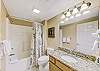 Full Bathroom, Towels Provided