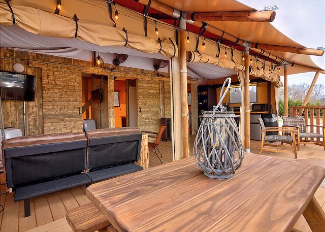 Two bedroom, full bath luxury, glamping tent.  Sleeps 4