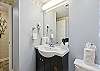 Full Bathroom, Towels Provided
