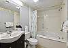 Full Bathroom, Towels Provided