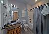 Full bathroom, towels provided