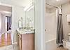 Full Bathroom, Towels Provided