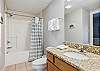 Full Bathroom, Towels Provided