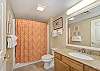 Full Bathroom, Towels Provided