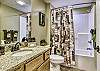 Full Bathroom, Towels Provided