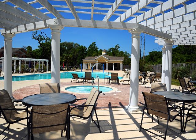 Back Pool & Cabanna w. Hot Tub