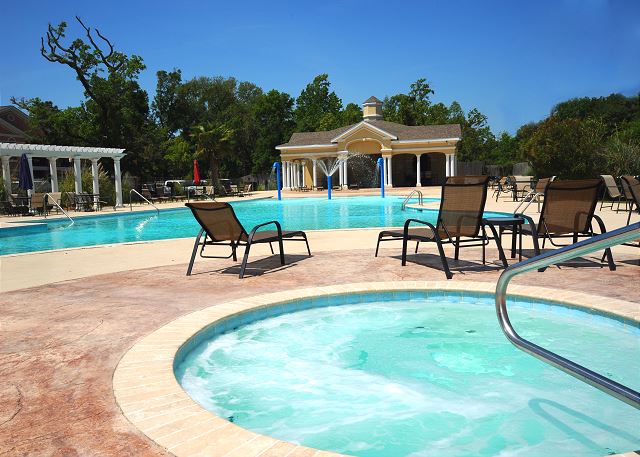 Back Pool & Cabanna w. Hot Tub