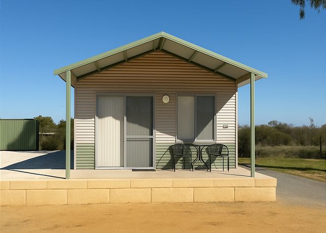 Coorow Caravan Park - Chalet 2 - Self Contained Comfort by Scenic Views