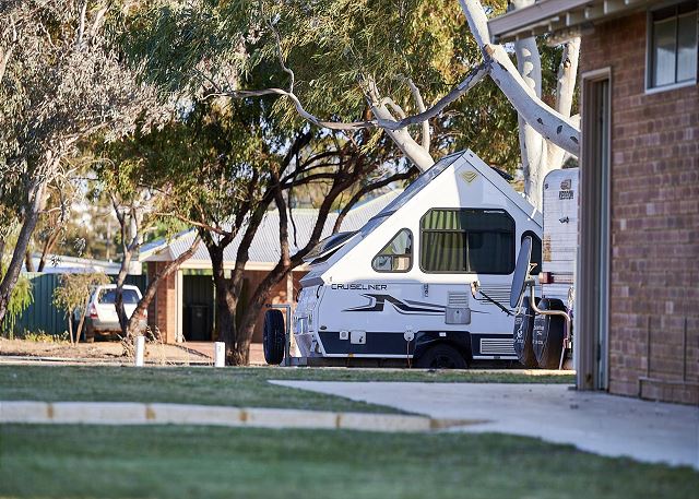 Powered Site 27: Park, Plug In, Relax – Nature with Comfort Included
