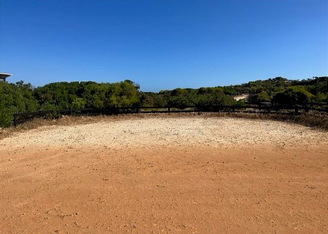 Unpowered Site 11: Peaceful, Beachside Camping with Easy Access to Facilities