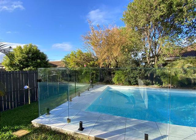 Nora Poolhouse Oasis, North Lakes