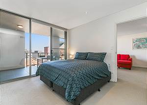 Master bedroom Master bedroom