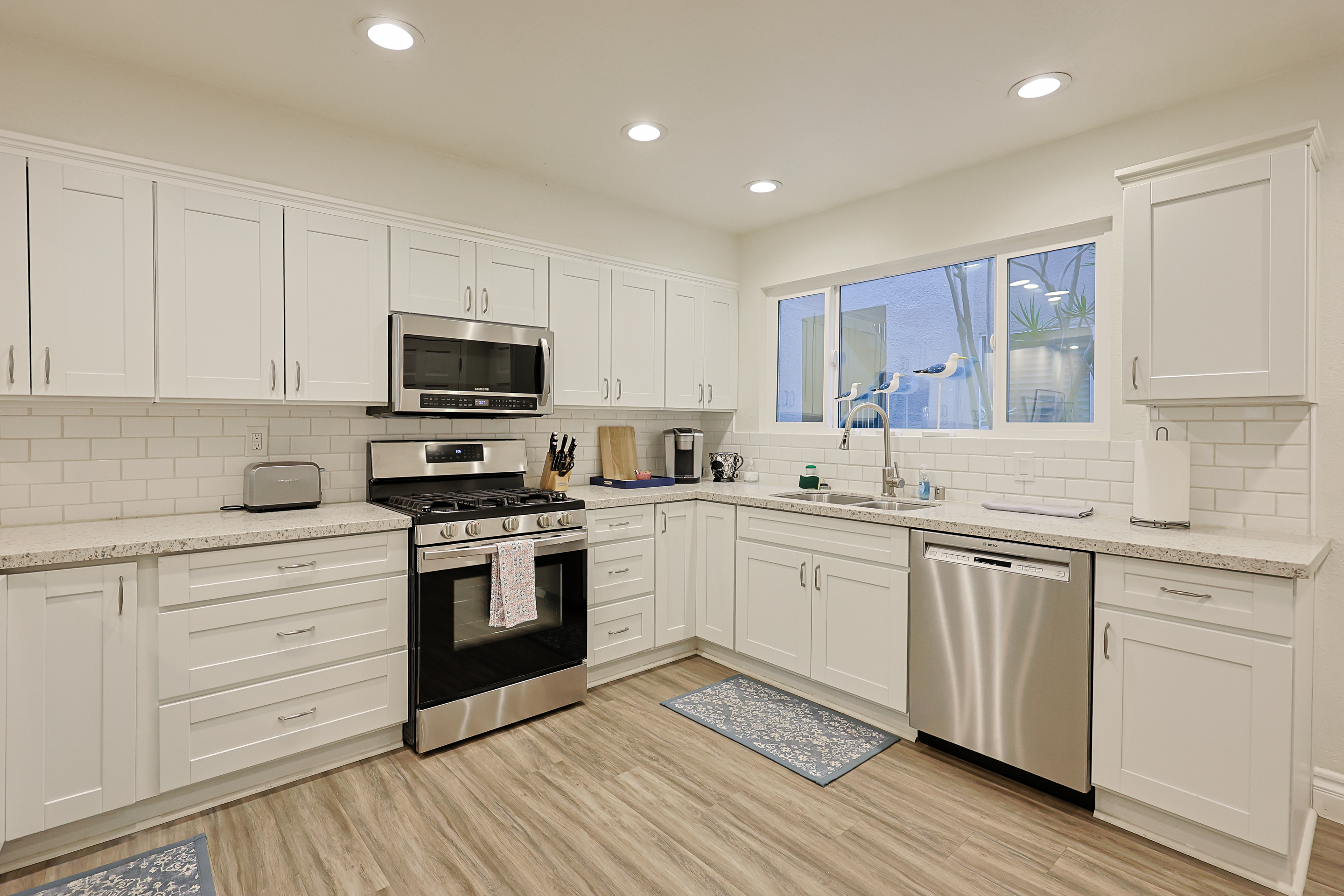 942 D Avenue #A | Photo 10