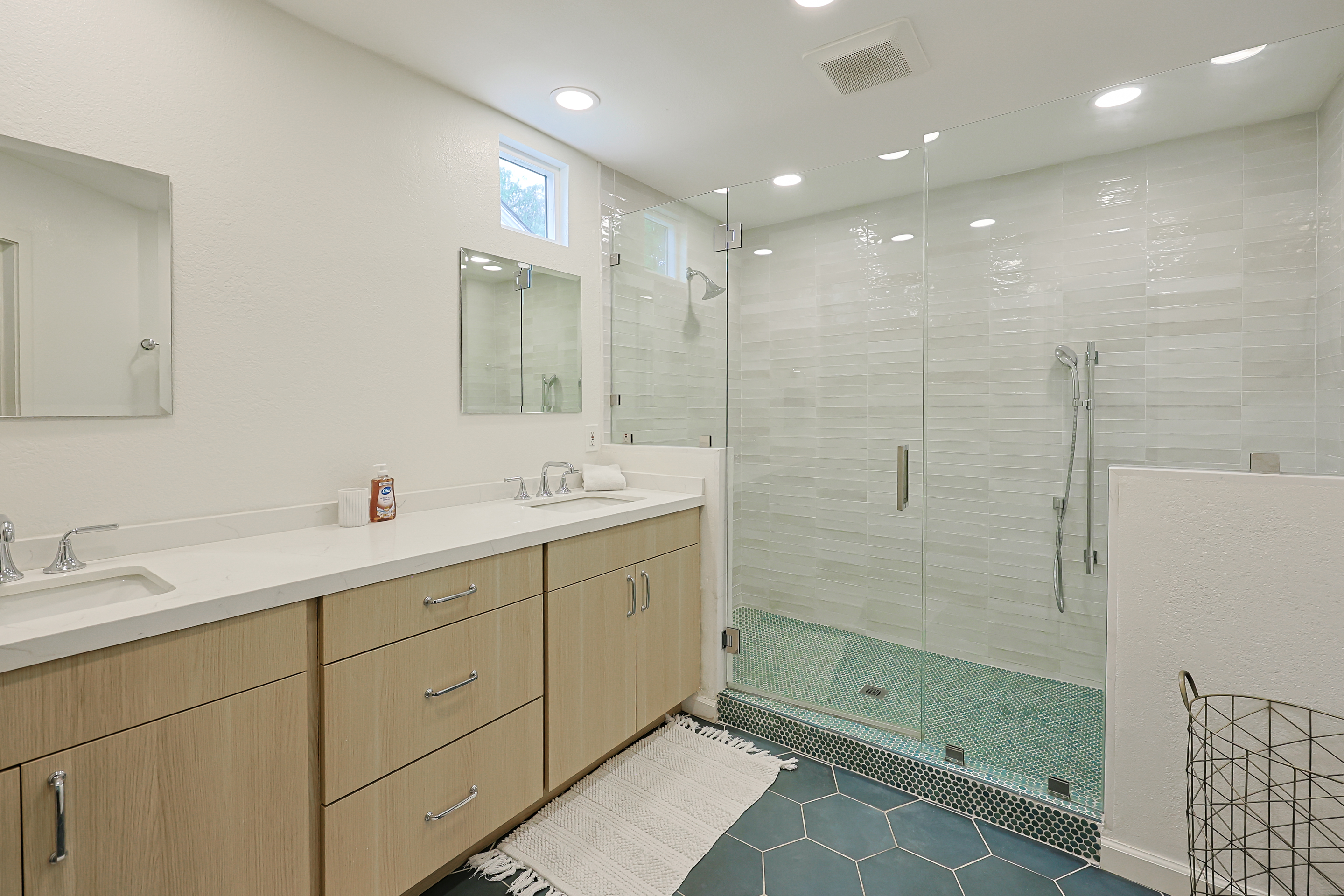 942 D Avenue #A | Photo 18