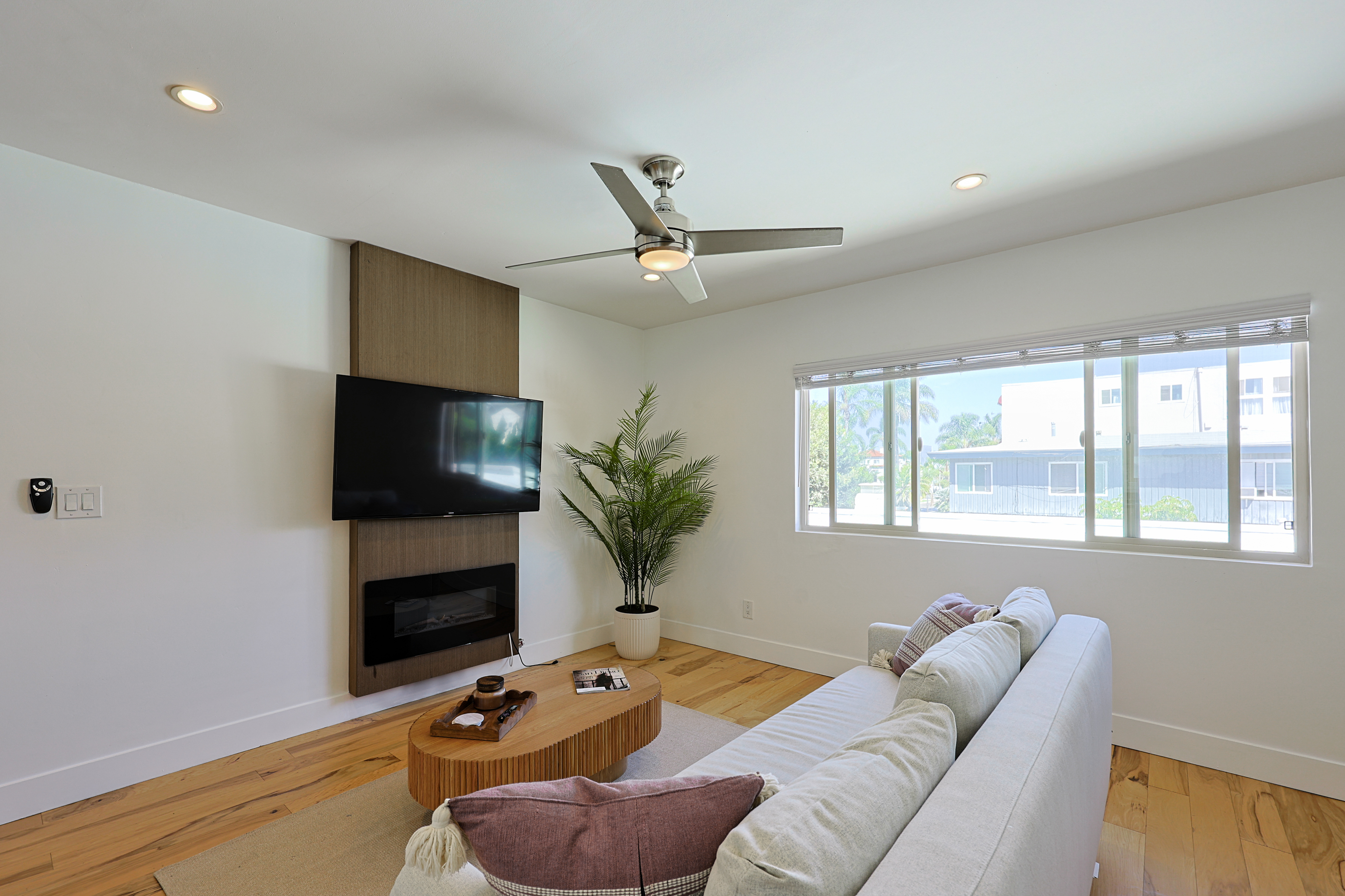 455 Orange Ave Unit C | Photo 6
