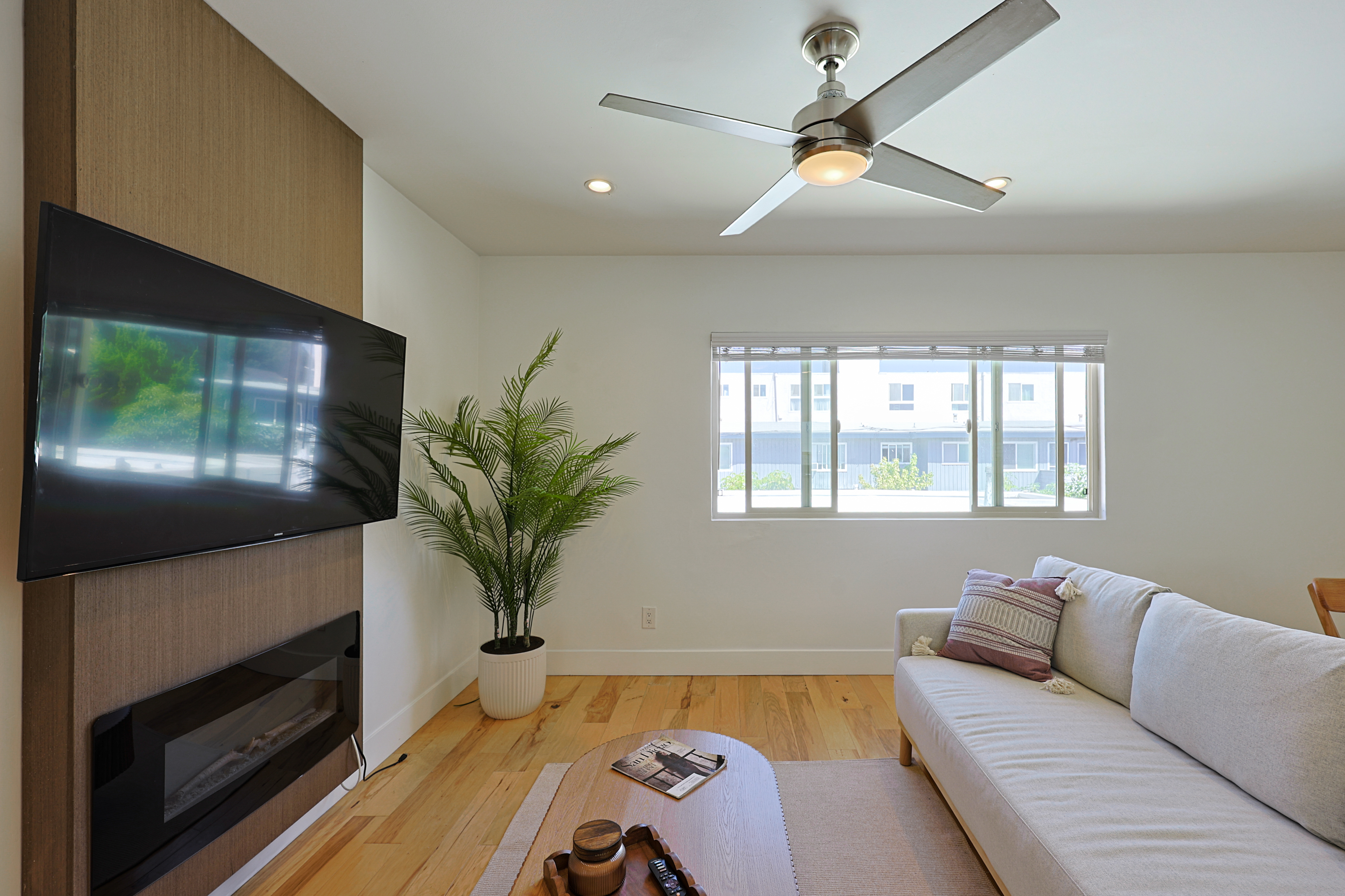 455 Orange Ave Unit C | Photo 5