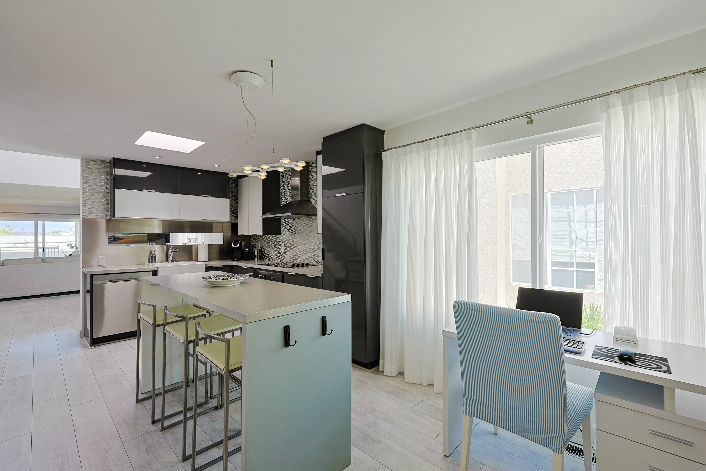 942 D Ave Unit B | Photo 2