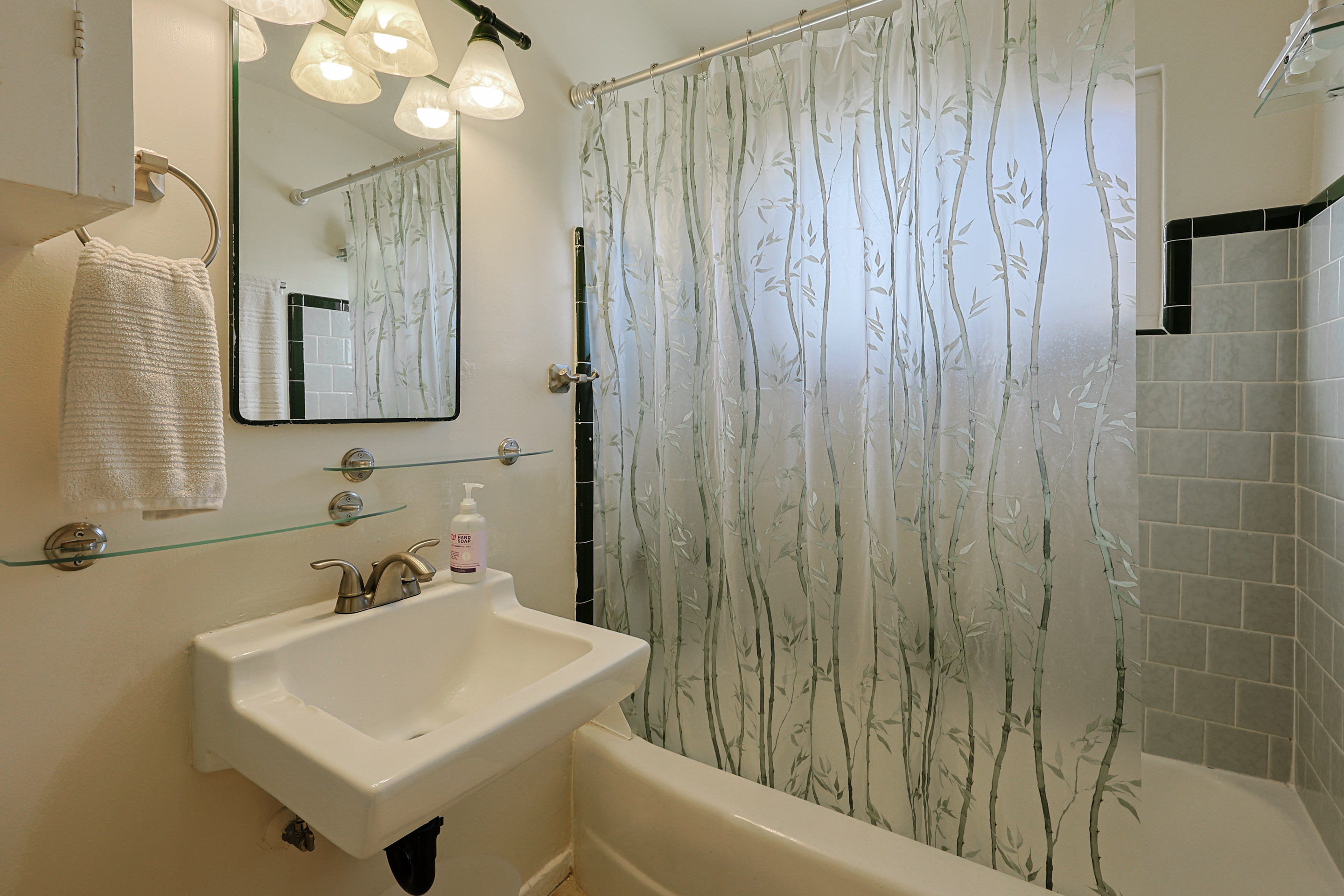 938 A Ave | Photo 11