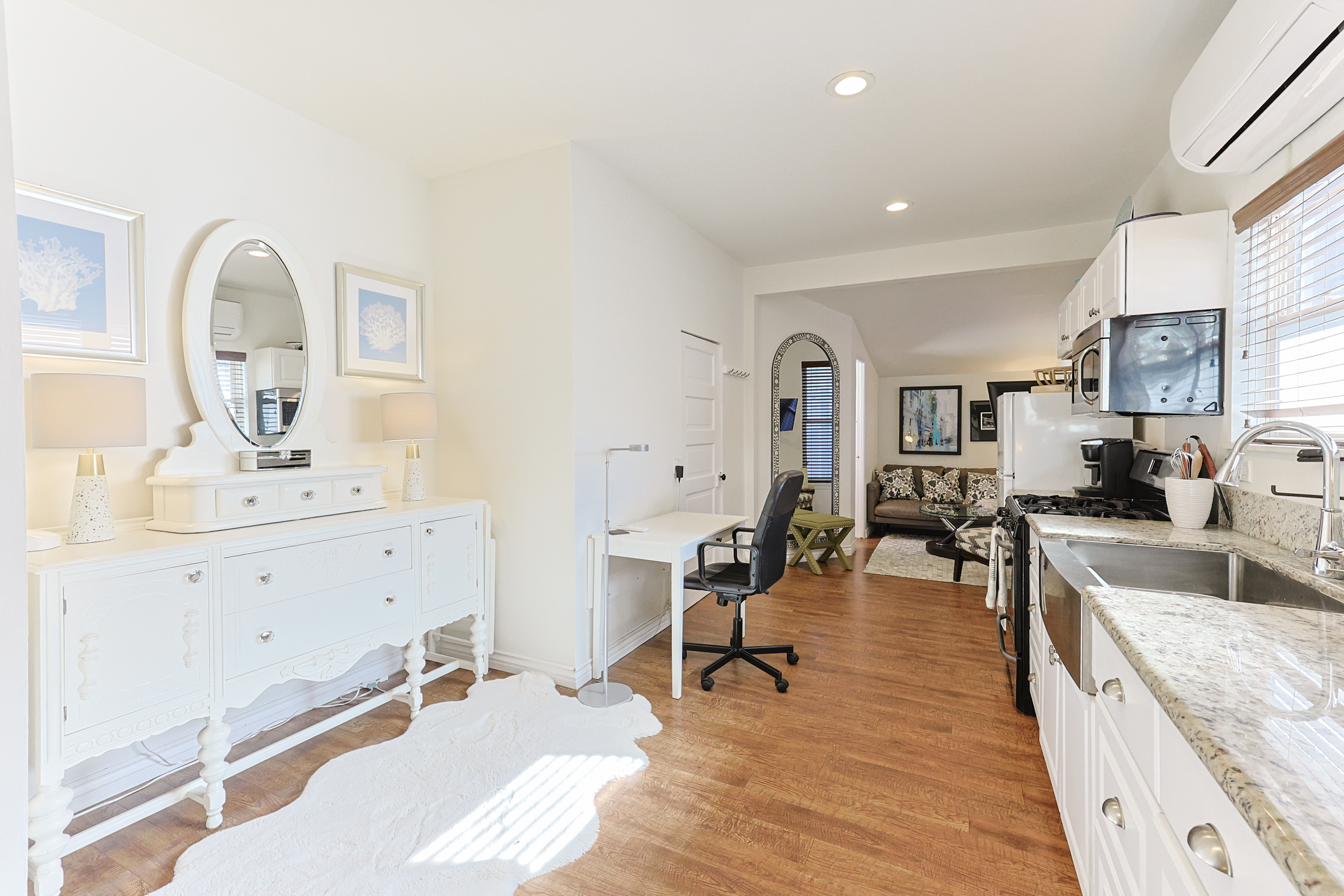 205 1/2 C Ave | Photo 2