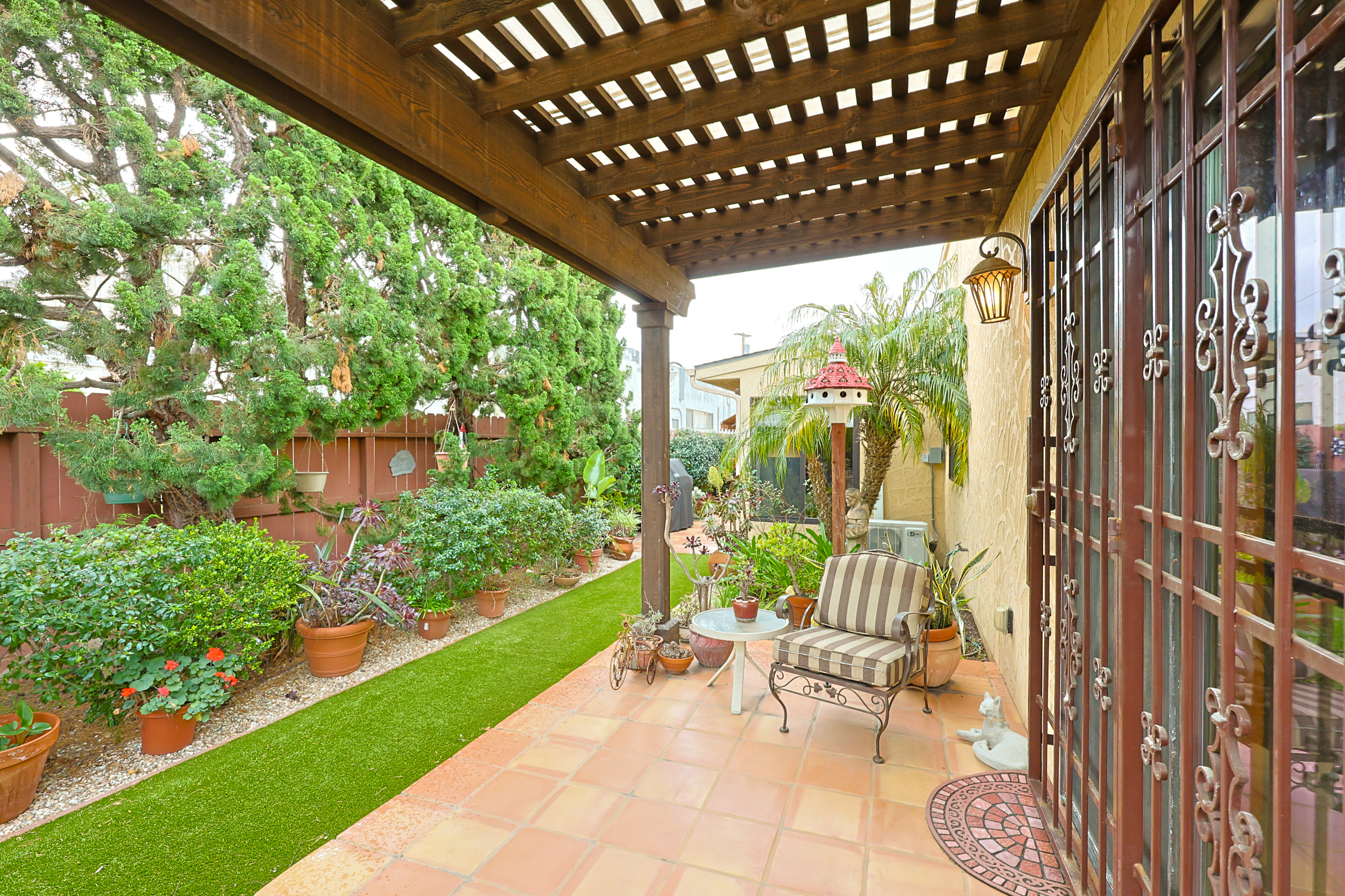 1027EncinoRow | Photo 38