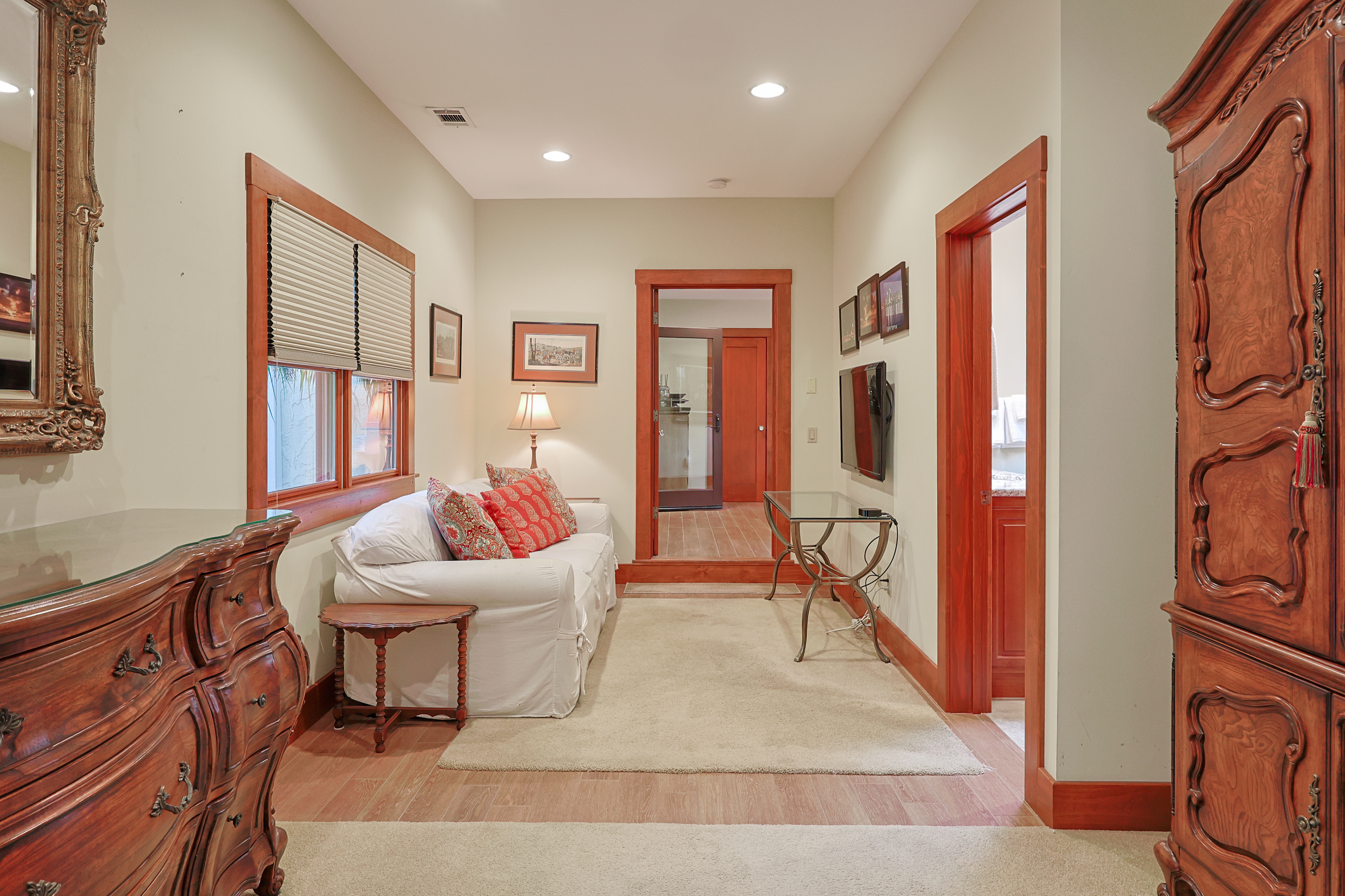 1027EncinoRow | Photo 23