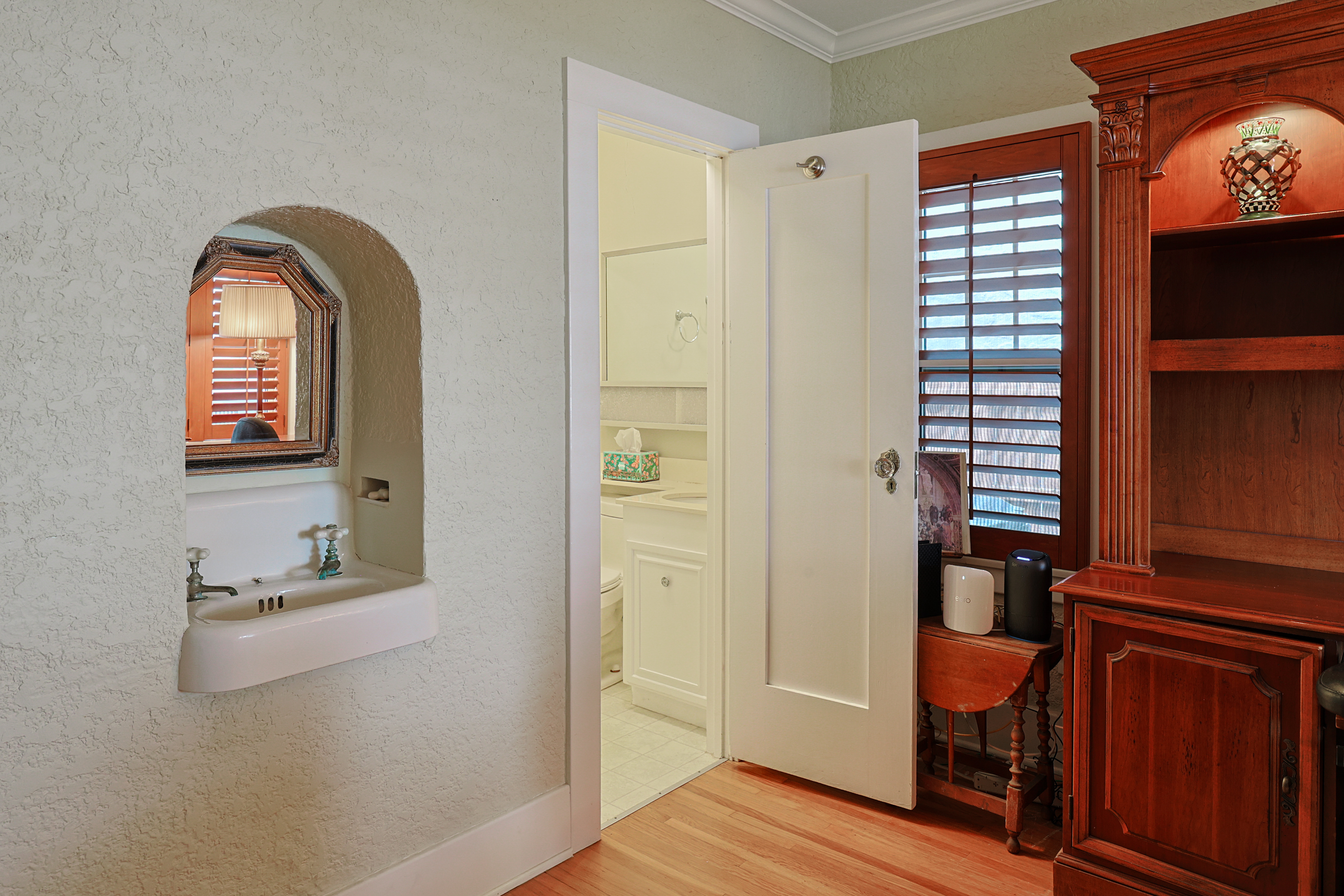 1027EncinoRow | Photo 16