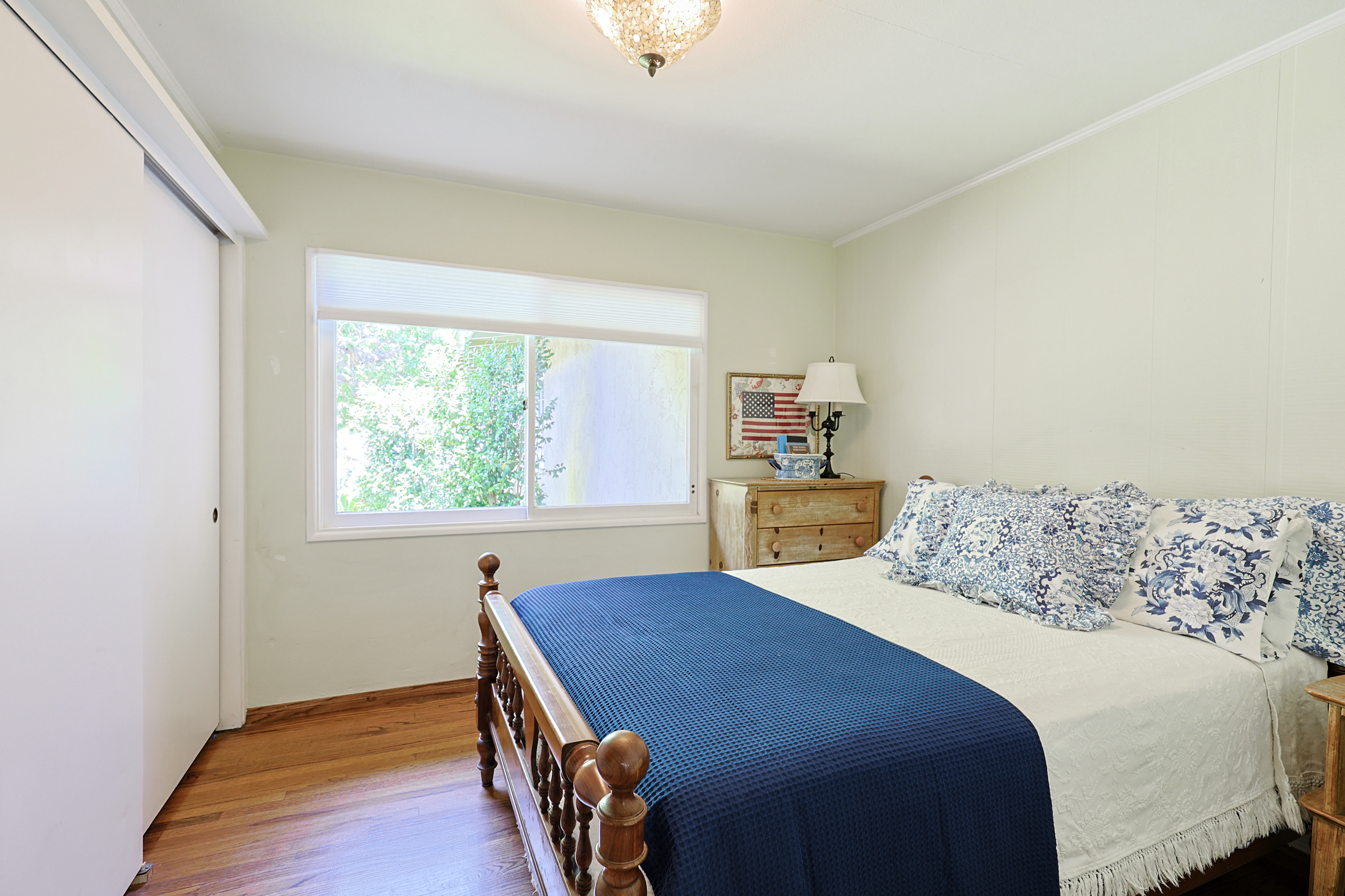1st Bedroom with closet
