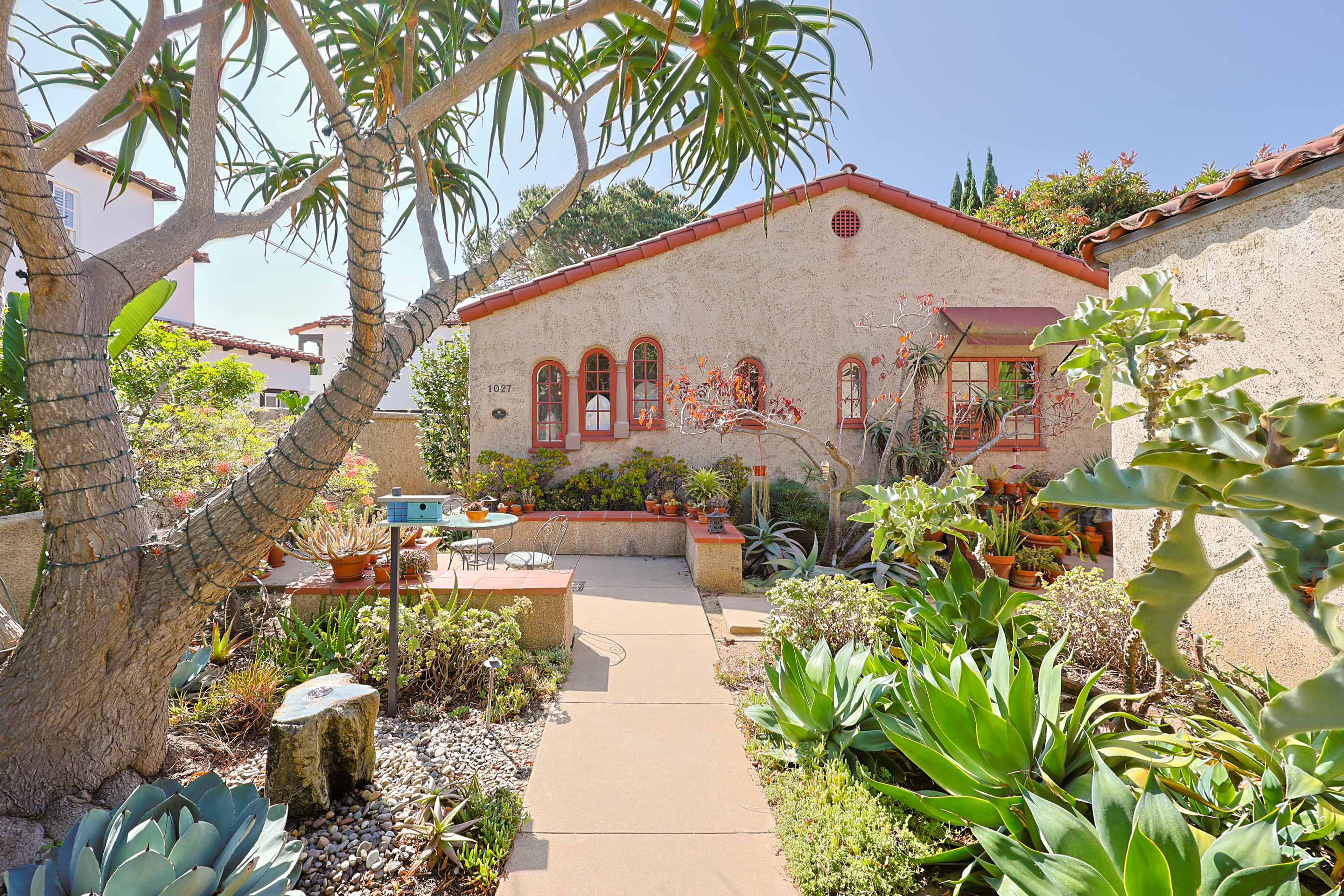 1027 Adella Ave | Photo 4