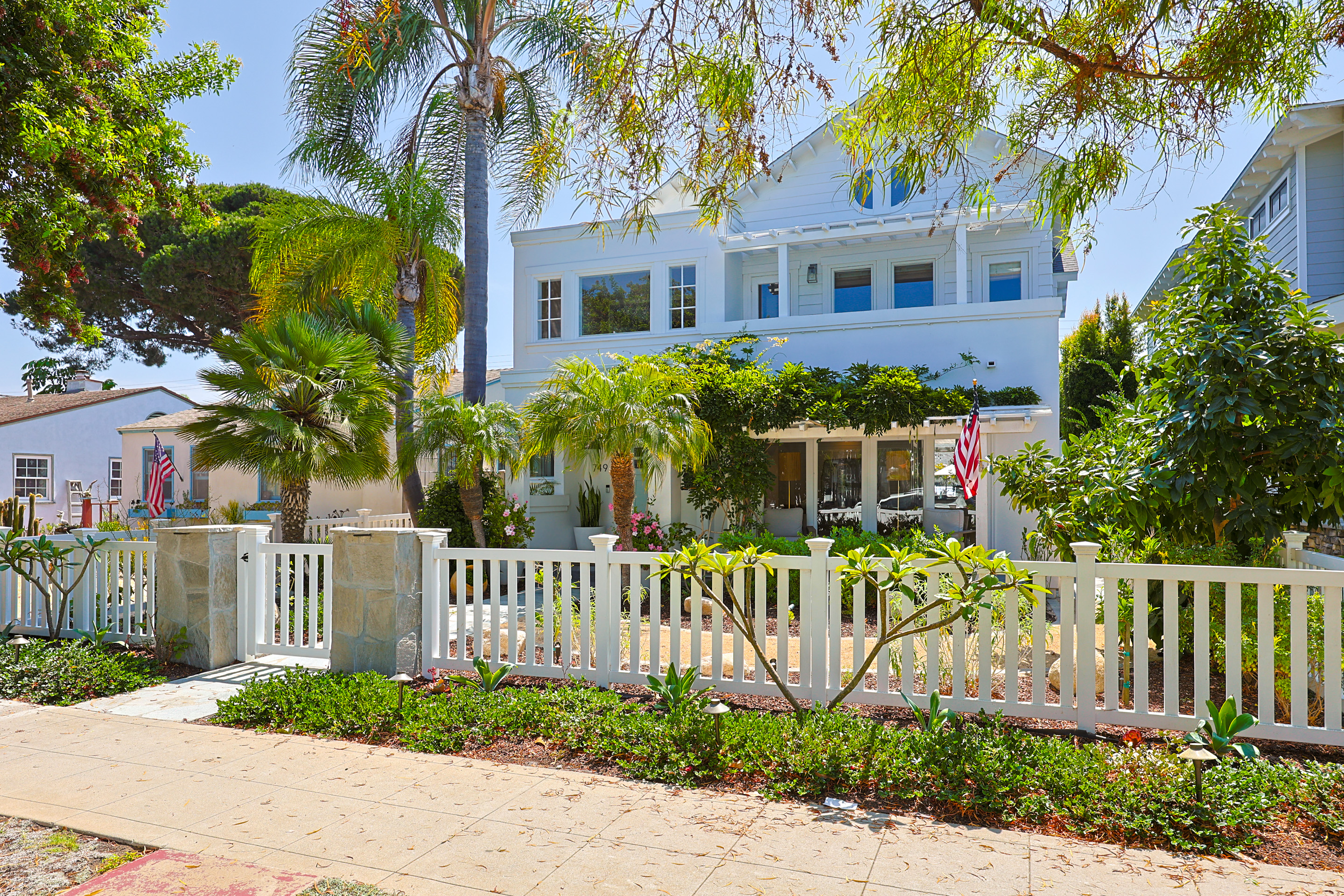749IAve | Photo 2