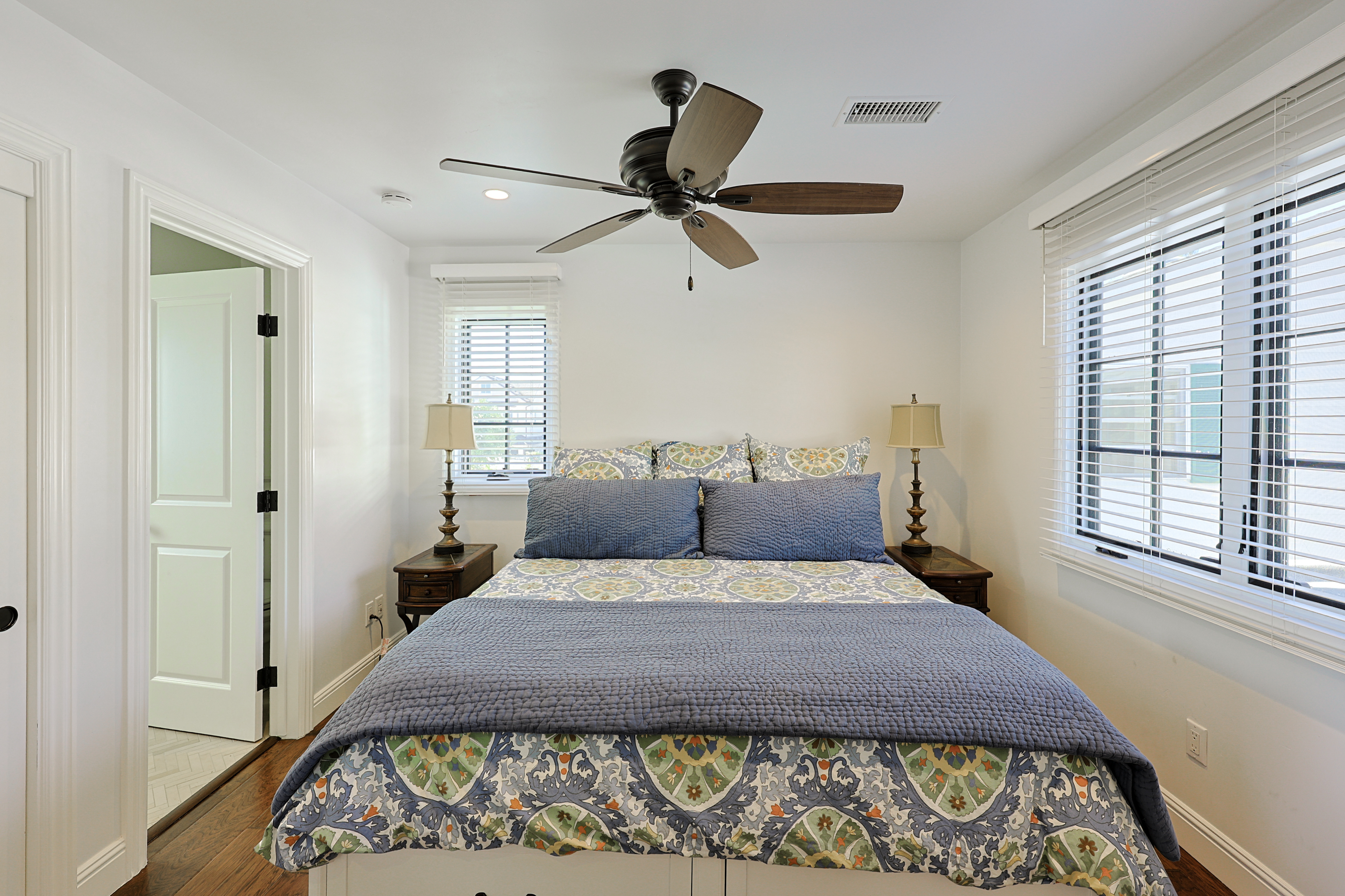749JAve | Photo 32