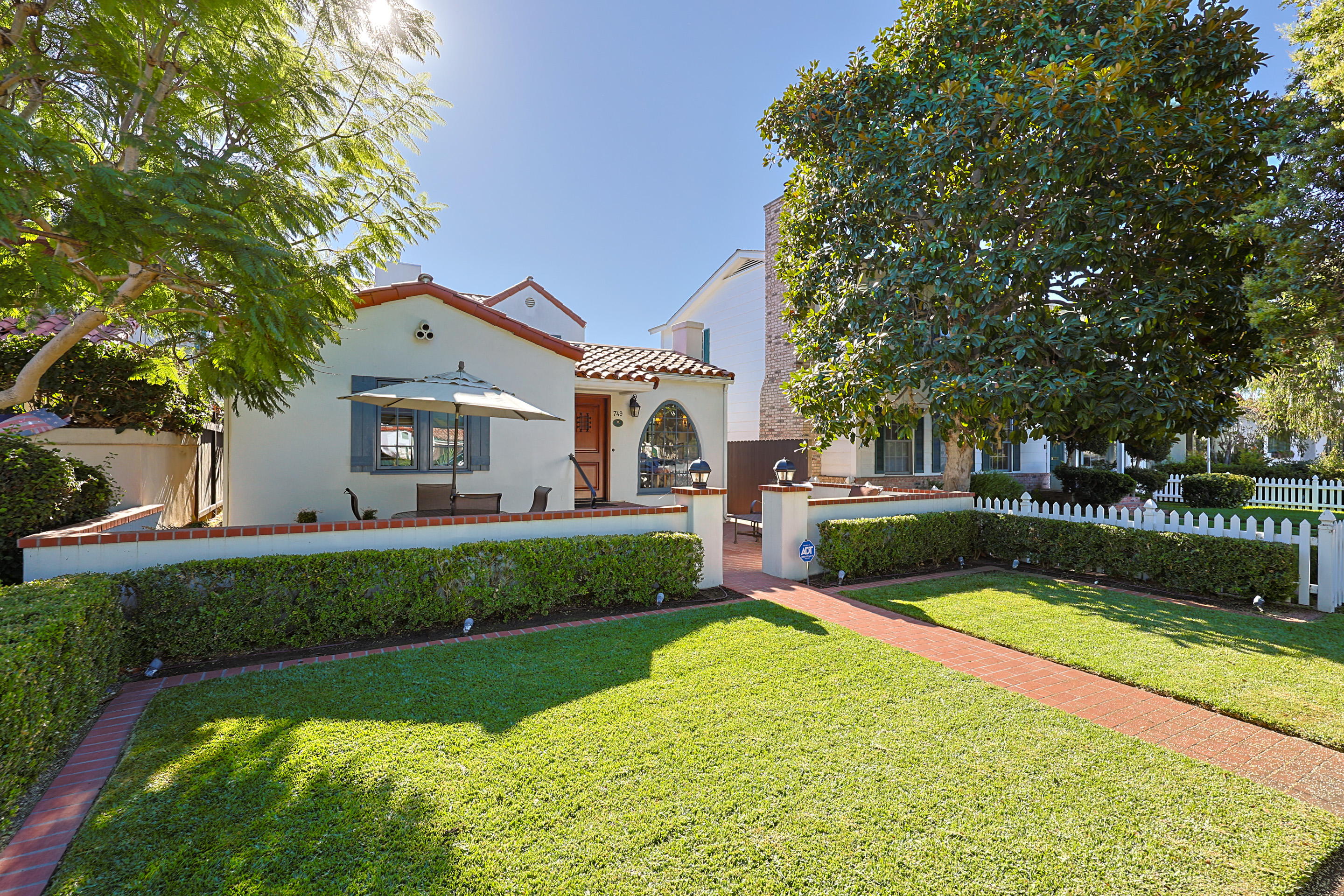 749JAve | Photo 2