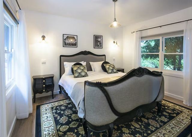 Kallista Gatsby Cottage