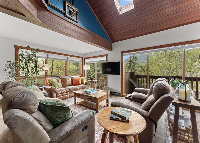 67 W Hanson Rd - Apres-Ski Summit Vista Retreat 6