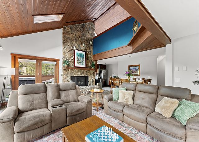 67 W Hanson Rd - Apres-Ski Summit Vista Retreat 7