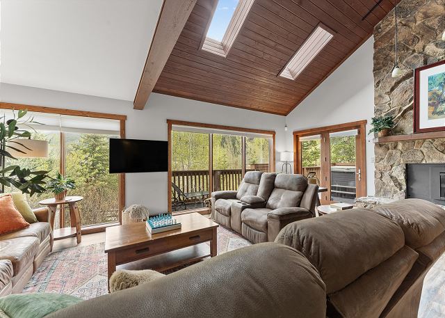 67 W Hanson Rd - Apres-Ski Summit Vista Retreat 8