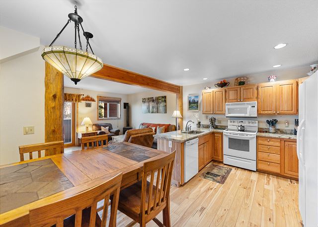 241 North Side Circle 9