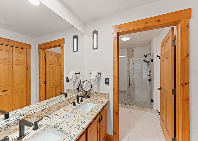 Trappers Crossing #8780 8