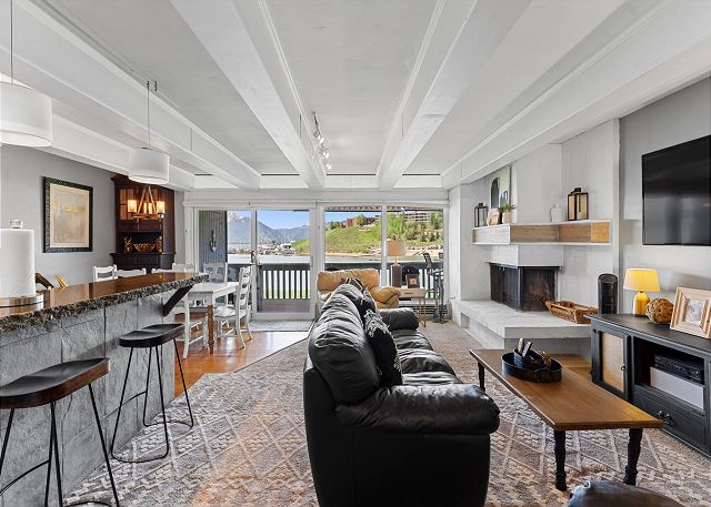 Anchorage West Condos #105