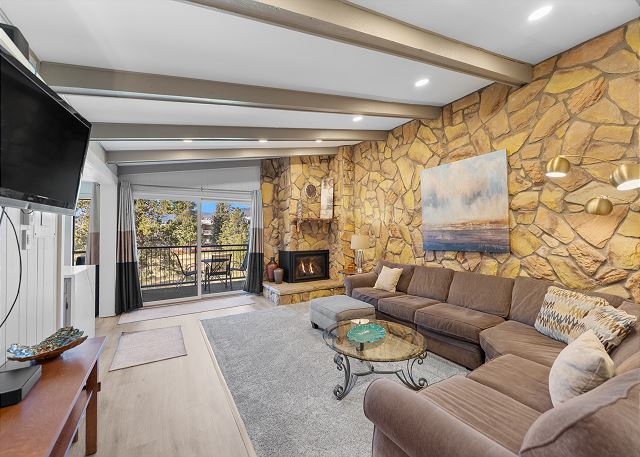 Lake Cliffe #305 Building A 6