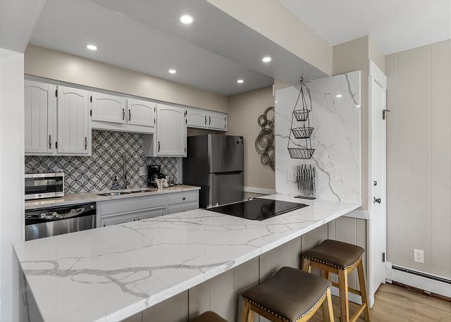 Lake Cliffe #305 Building A 8