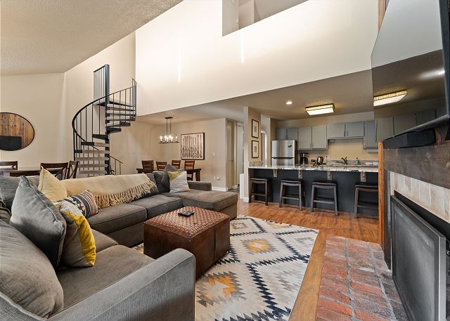 Snowbridge Square #F206