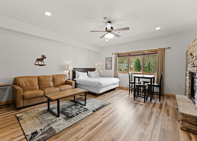 Gateway #5037 | Photo 2