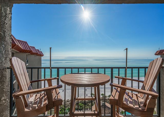 Newly Renovated. Breathtaking beach views at The Summerhouse!