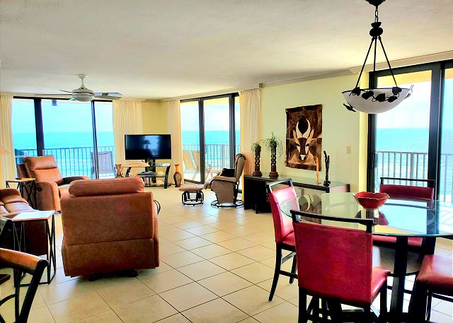 Penthouse 2 BR w/Wrap Balcony, AMAZING views AND Steps to the Beach!
