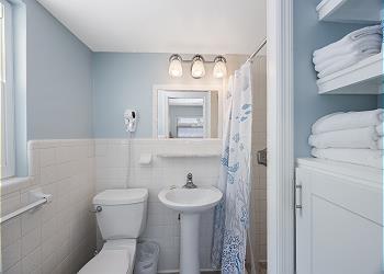 Main Bathroom 1